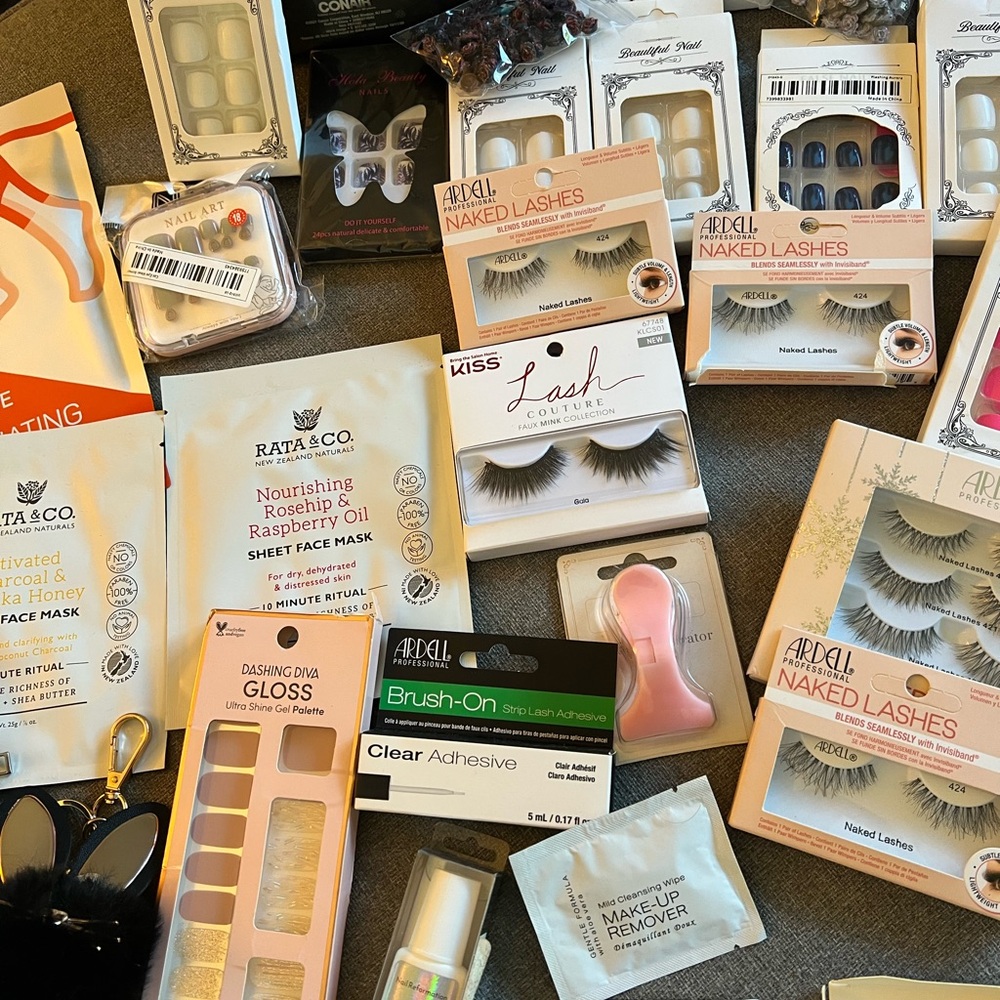Box of Beauty, Makeup Accessories. Eye, Nails, Designs.  Hair and much much more